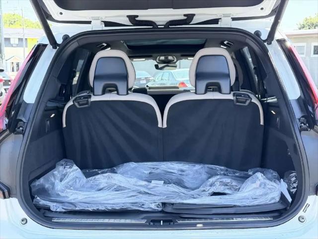 2026 Volvo XC90 Plus, B6 AWD Gas mild hybrid, Gasoline, Bright, 7 Seats