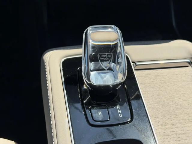 2026 Volvo XC90 Plus, B6 AWD Gas mild hybrid, Gasoline, Bright, 7 Seats