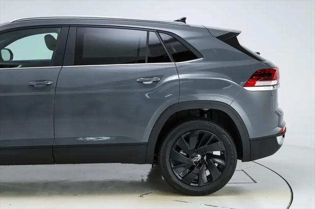 2026 Volkswagen Atlas Cross Sport SE with Technology