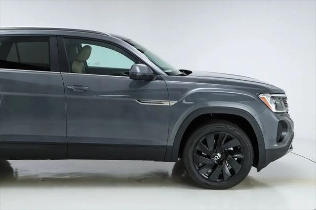 2026 Volkswagen Atlas Cross Sport SE with Technology