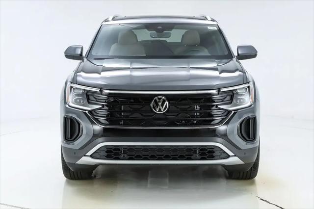 2026 Volkswagen Atlas Cross Sport SE with Technology