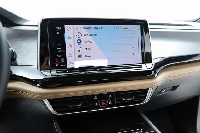 2026 Volkswagen Atlas Cross Sport SE with Technology