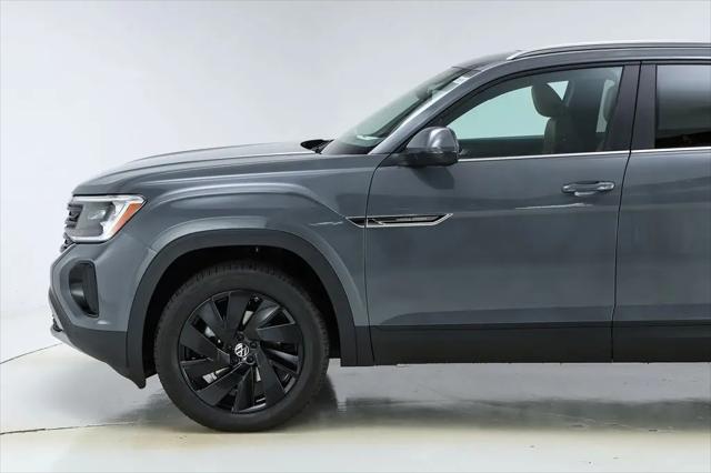 2026 Volkswagen Atlas Cross Sport SE with Technology