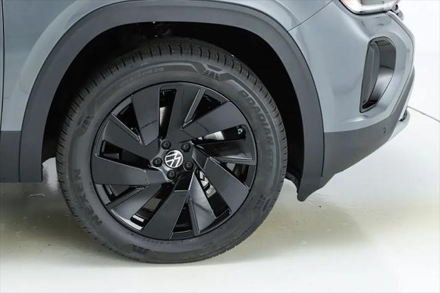2026 Volkswagen Atlas Cross Sport SE with Technology