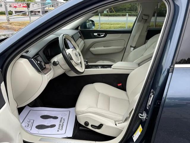 2021 Volvo XC60 T6 Momentum