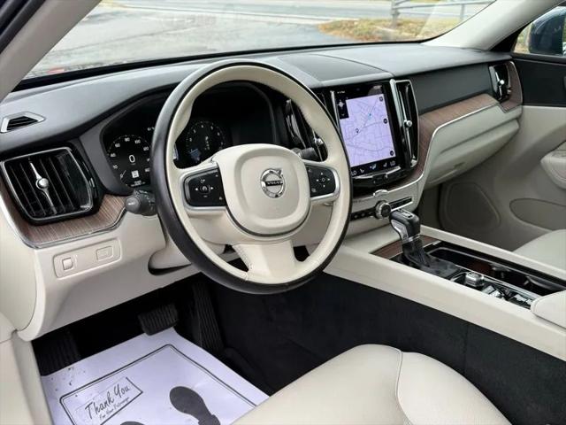 2021 Volvo XC60 T6 Momentum