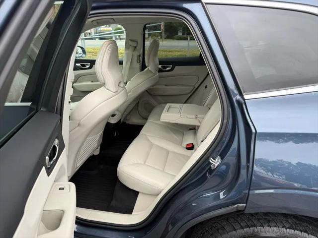 2021 Volvo XC60 T6 Momentum
