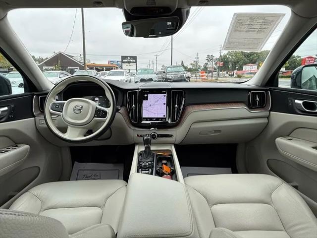 2021 Volvo XC60 T6 Momentum