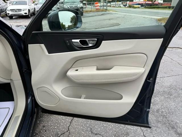 2021 Volvo XC60 T6 Momentum