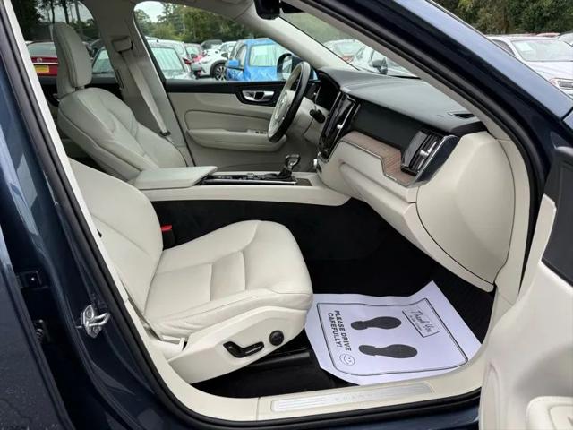 2021 Volvo XC60 T6 Momentum