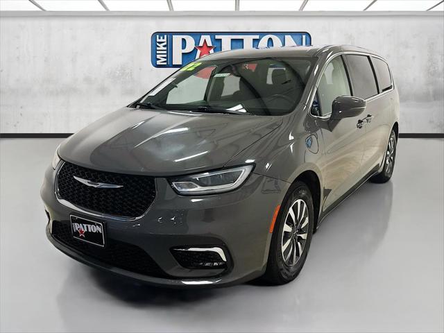 2022 Chrysler Pacifica Hybrid Touring L