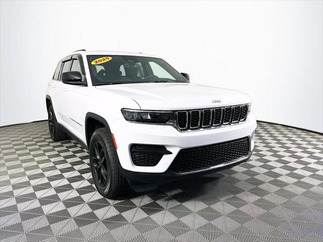 2025 Jeep Grand Cherokee Laredo X 4x4 2025 Jeep Grand Cherokee Laredo X 4x4