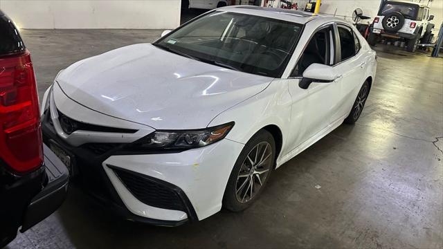 2022 Toyota Camry SE