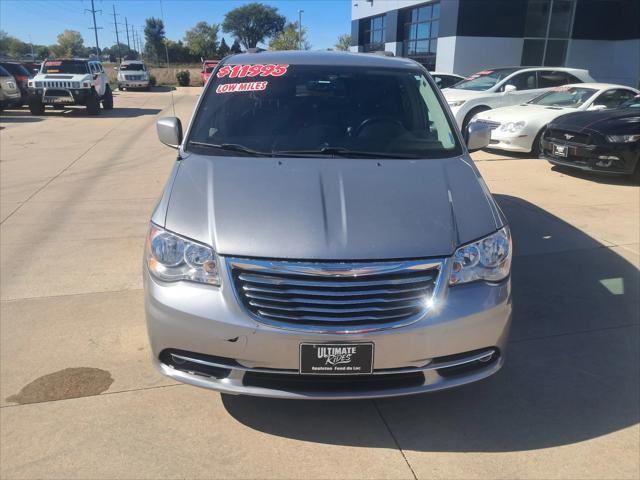 2016 Chrysler Town & Country Touring