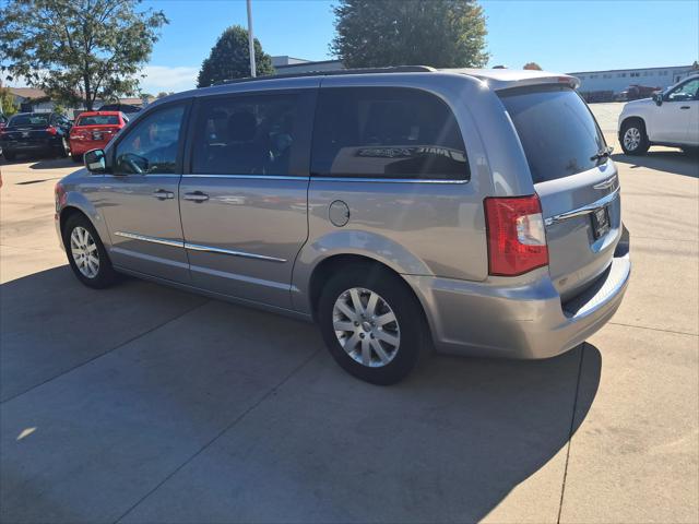 2016 Chrysler Town & Country Touring