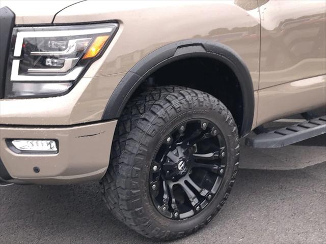 2021 Nissan TITAN Crew Cab PRO-4X 4x4 2021 Nissan TITAN Crew Cab PRO-4X 4x4