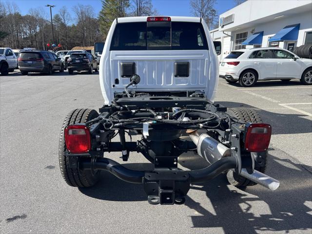 2025 RAM 3500 Tradesman Regular Cab 4x2 8 Box