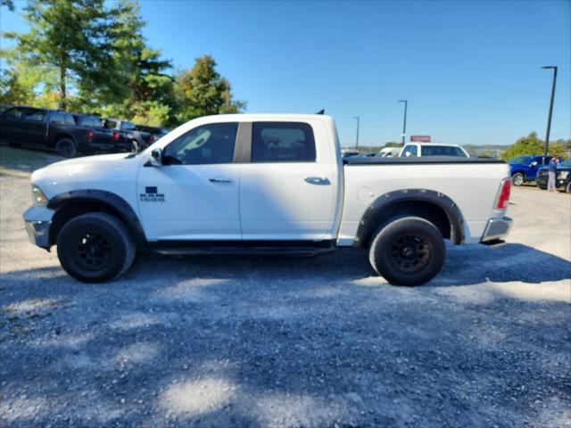 2017 RAM 1500 Laramie Crew Cab 4x4 57 Box