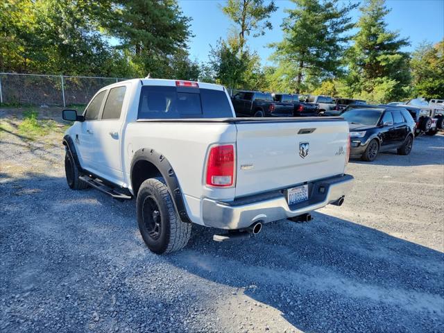 2017 RAM 1500 Laramie Crew Cab 4x4 57 Box