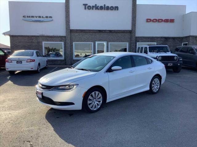 2016 Chrysler 200 LX
