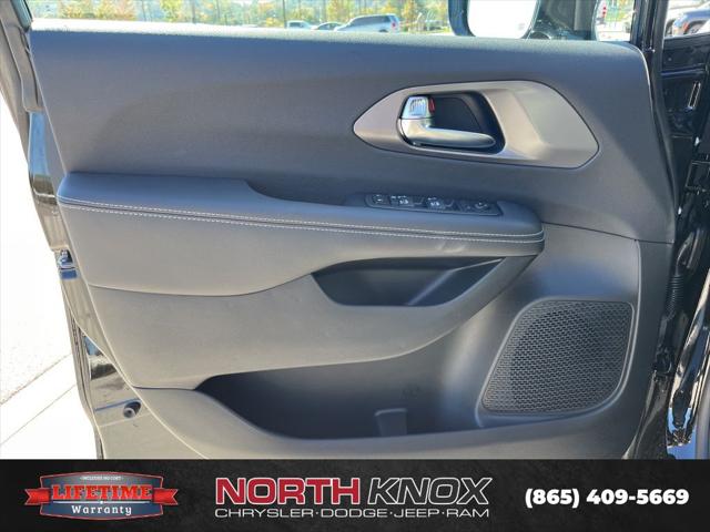 2026 Chrysler Voyager LX