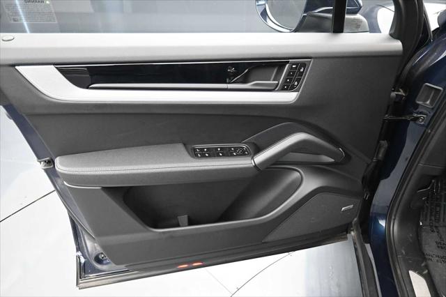 2025 Porsche Cayenne AWD