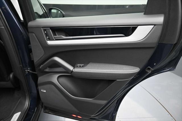 2025 Porsche Cayenne AWD