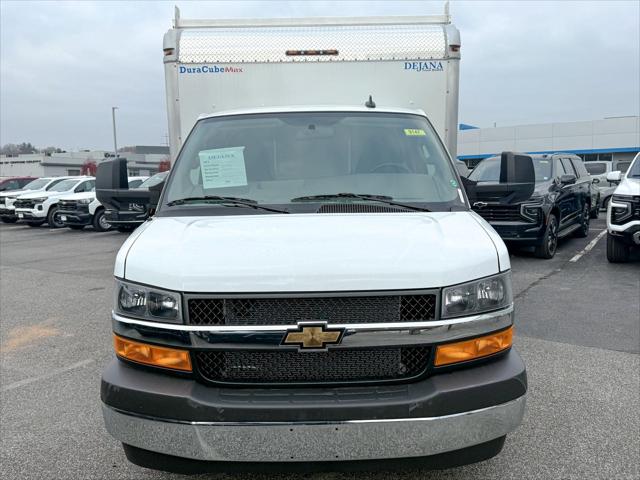 2025 Chevrolet Express Cutaway 4500 Van