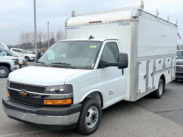 2025 Chevrolet Express Cutaway 4500 Van
