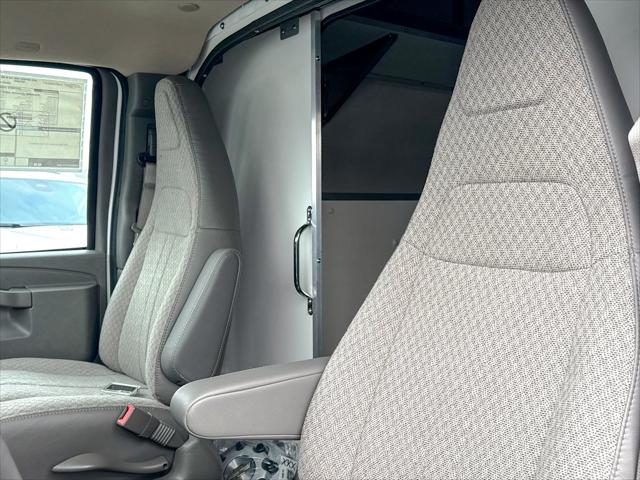 2025 Chevrolet Express Cutaway 4500 Van