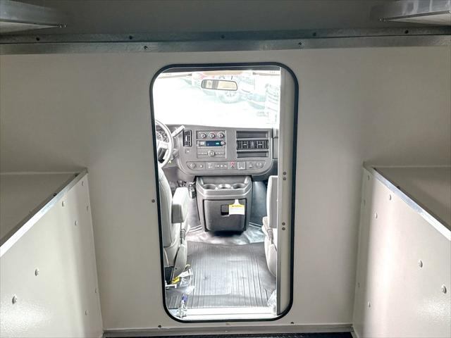 2025 Chevrolet Express Cutaway 4500 Van