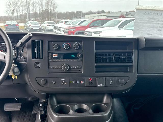 2025 Chevrolet Express Cutaway 4500 Van
