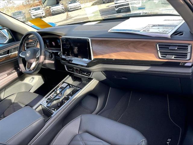 2026 Volkswagen Atlas SE with Technology
