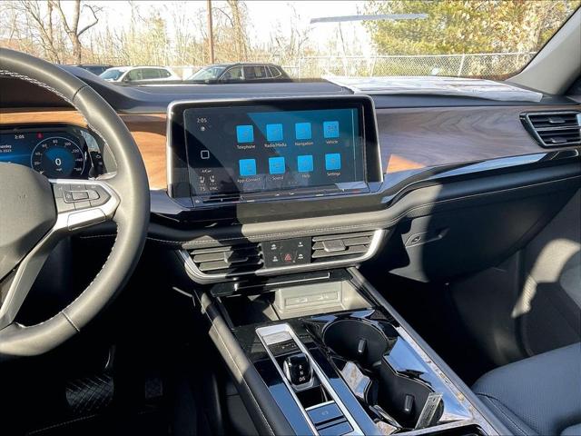 2026 Volkswagen Atlas SE with Technology