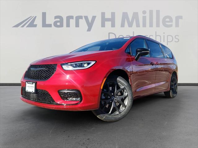 2026 Chrysler Pacifica PACIFICA SELECT AWD