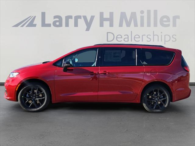 2026 Chrysler Pacifica PACIFICA SELECT AWD