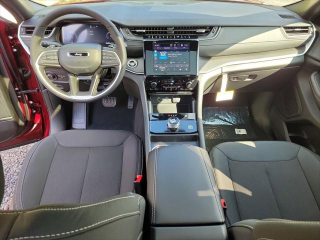 2025 Jeep Grand Cherokee Laredo X 4x2