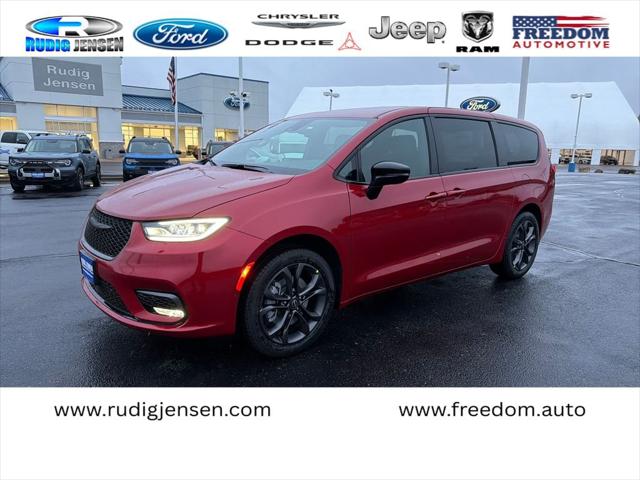 2026 Chrysler Pacifica PACIFICA SELECT AWD