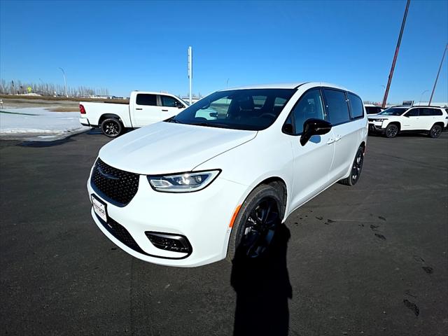 2026 Chrysler Pacifica PACIFICA SELECT AWD