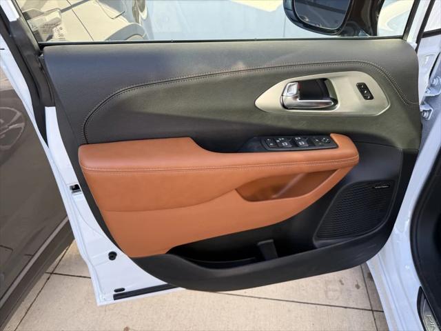 2026 Chrysler Pacifica Pinnacle AWD