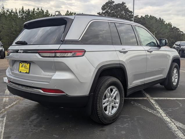 2025 Jeep Grand Cherokee GRAND CHEROKEE LAREDO 4X2