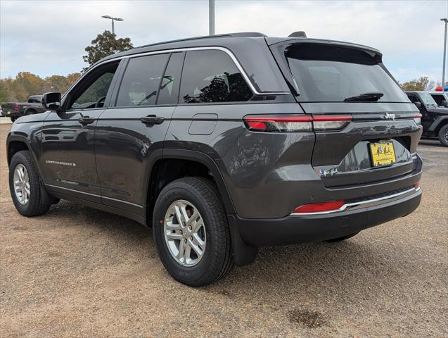 2025 Jeep Grand Cherokee GRAND CHEROKEE LAREDO 4X2