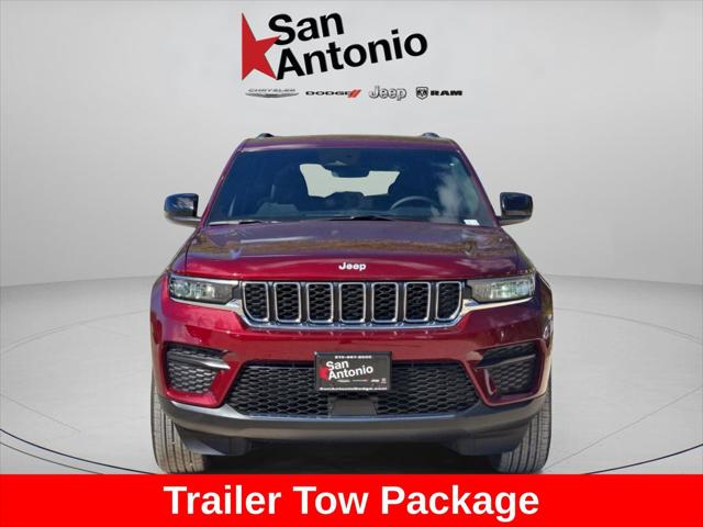 2025 Jeep Grand Cherokee GRAND CHEROKEE LAREDO X 4X4