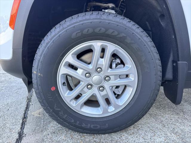 2025 Jeep Grand Cherokee GRAND CHEROKEE LAREDO 4X2 2025 Jeep Grand Cherokee GRAND CHEROKEE LAREDO 4X2