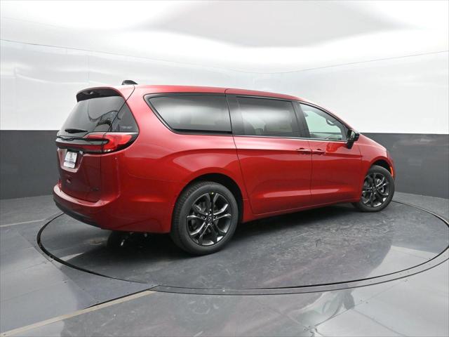2026 Chrysler Pacifica PACIFICA SELECT AWD