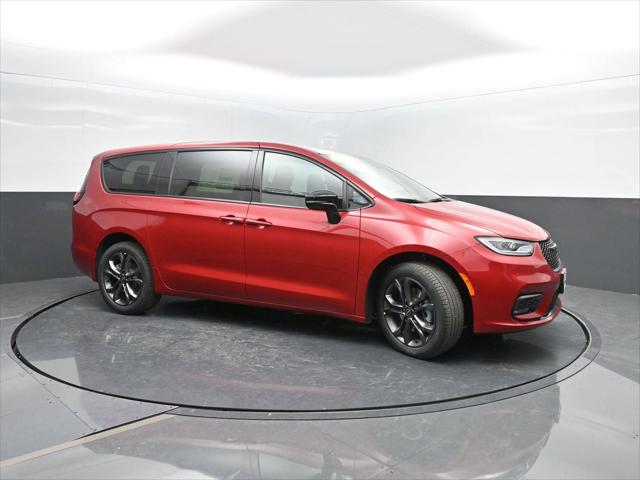 2026 Chrysler Pacifica PACIFICA SELECT AWD