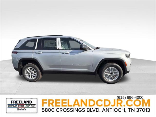 2025 Jeep Grand Cherokee GRAND CHEROKEE LAREDO X 4X4