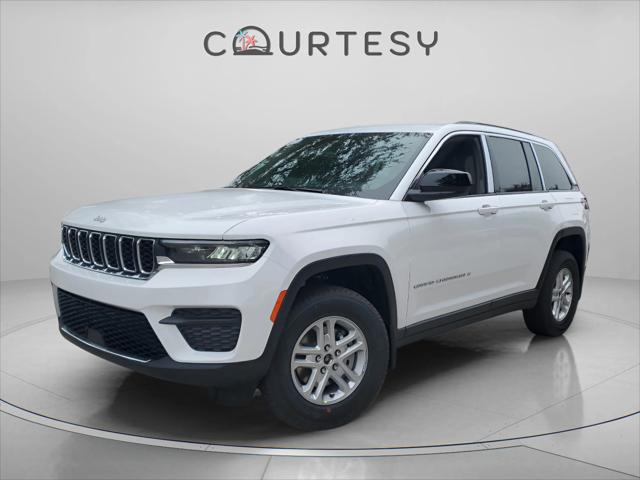 2025 Jeep Grand Cherokee GRAND CHEROKEE LAREDO 4X2