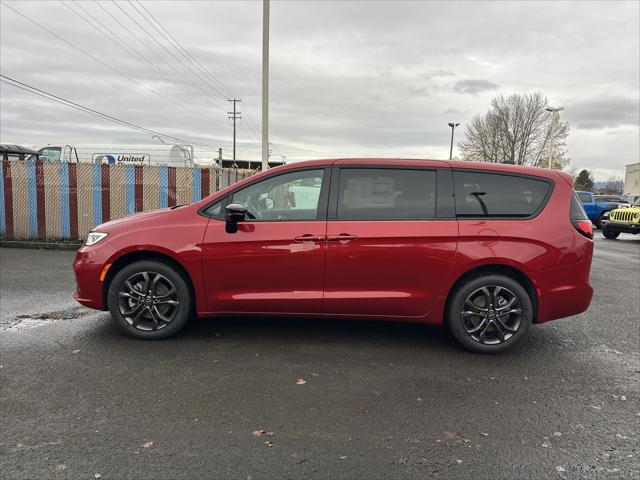 2026 Chrysler Pacifica PACIFICA SELECT AWD