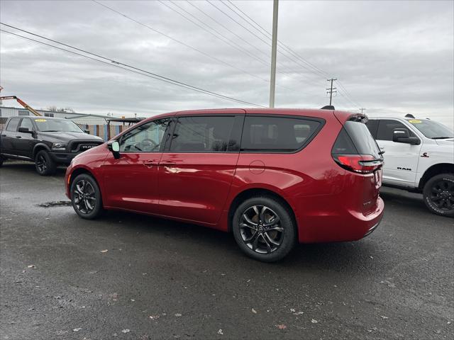 2026 Chrysler Pacifica PACIFICA SELECT AWD